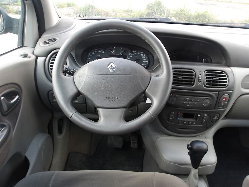 Renault Scénic 1,9DCi AUTOMAT !!! Serv.kn! - fotka 9 z 26
