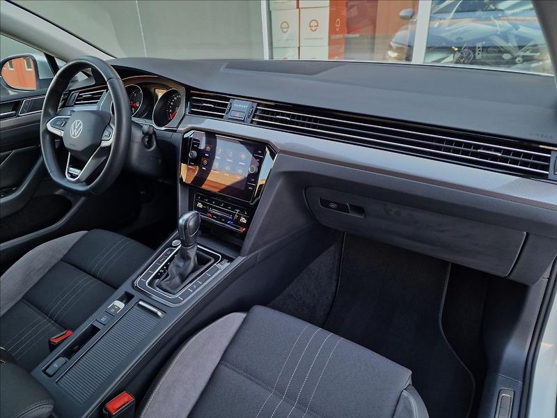 Volkswagen Passat 2.0TDI 147kW DSG Alltrack, ČR - fotka 13 z 50