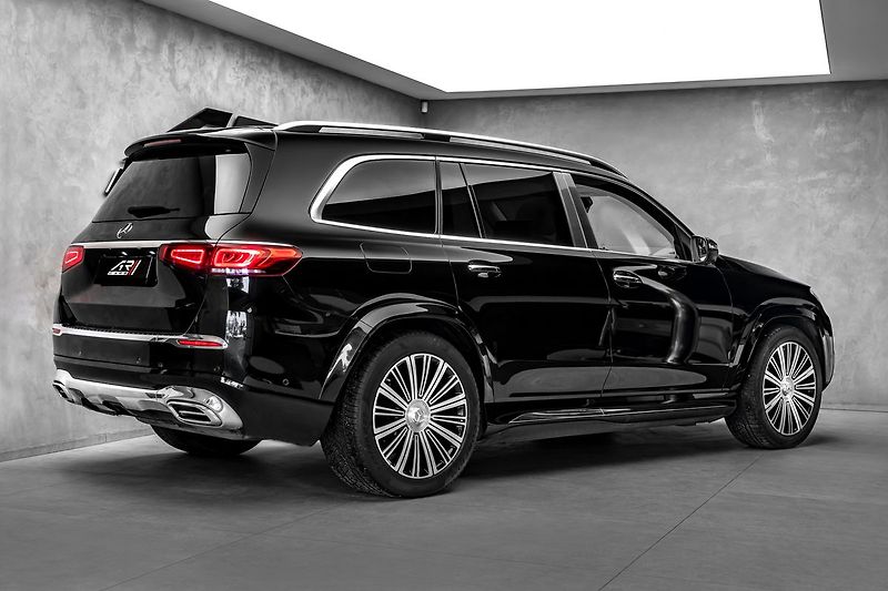 Mercedes-Benz GLS 4MATIC MAYBACH - fotka 4 z 27