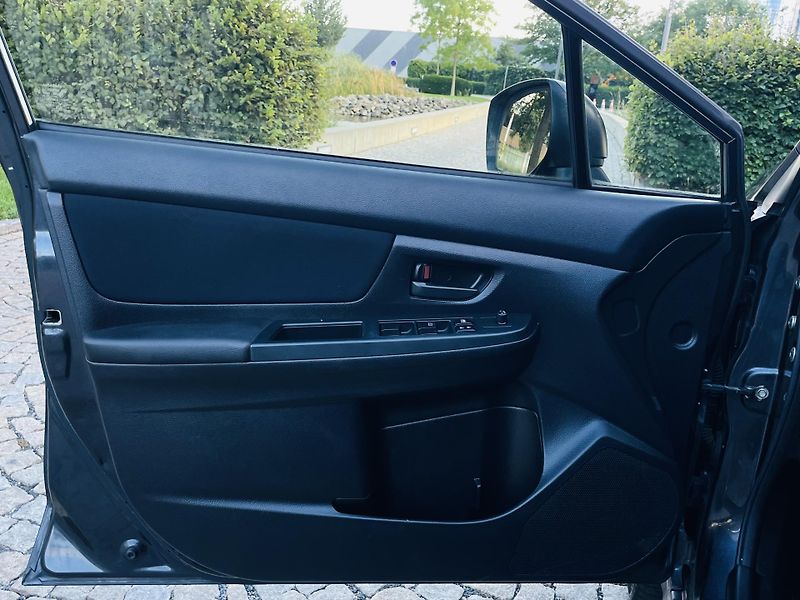 Subaru XV 2.0i 4x4 MANUÁL SERVISKA - fotka 30 z 38