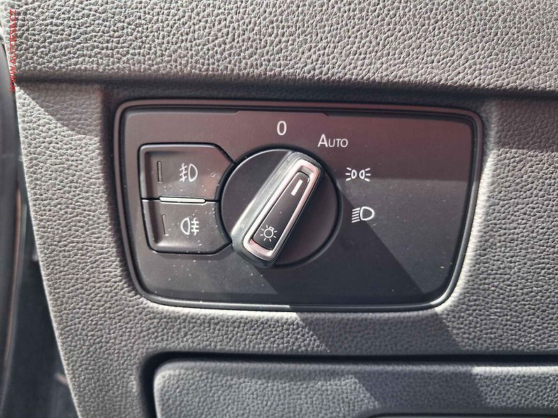 Volkswagen Passat (2016) 2.0 TDi, LED, navi, park - fotka 16 z 19