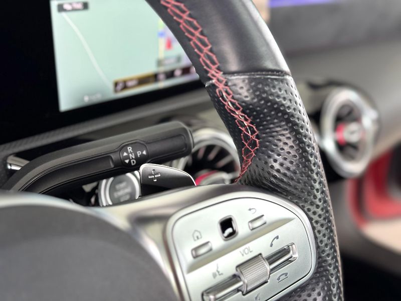 Mercedes-Benz Třídy A 200 AMG AUT*Panorama*Distronic - fotka 28 z 39