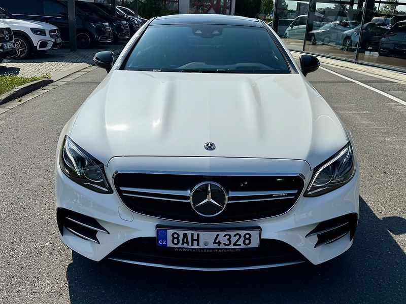 Mercedes-Benz Třídy E (2020) 53 AMG 4MATIC+ kupé - fotka 3 z 58