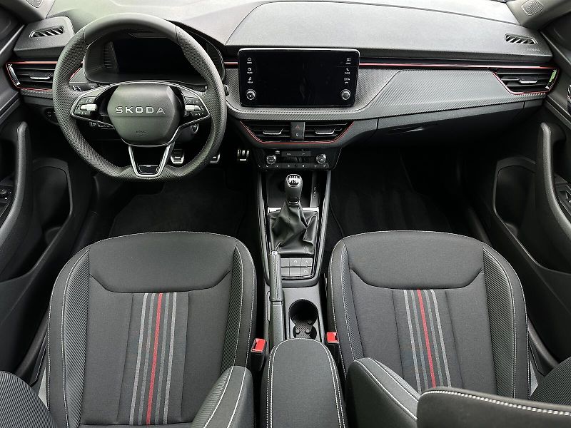 Škoda Kamiq 1.0TSi Monte Carlo 116PS Matri - fotka 38 z 45