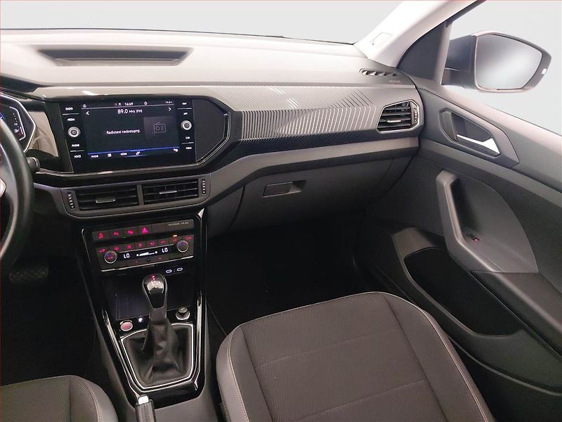 Volkswagen T-Cross (2021) 1.0 TSI - fotka 8 z 17