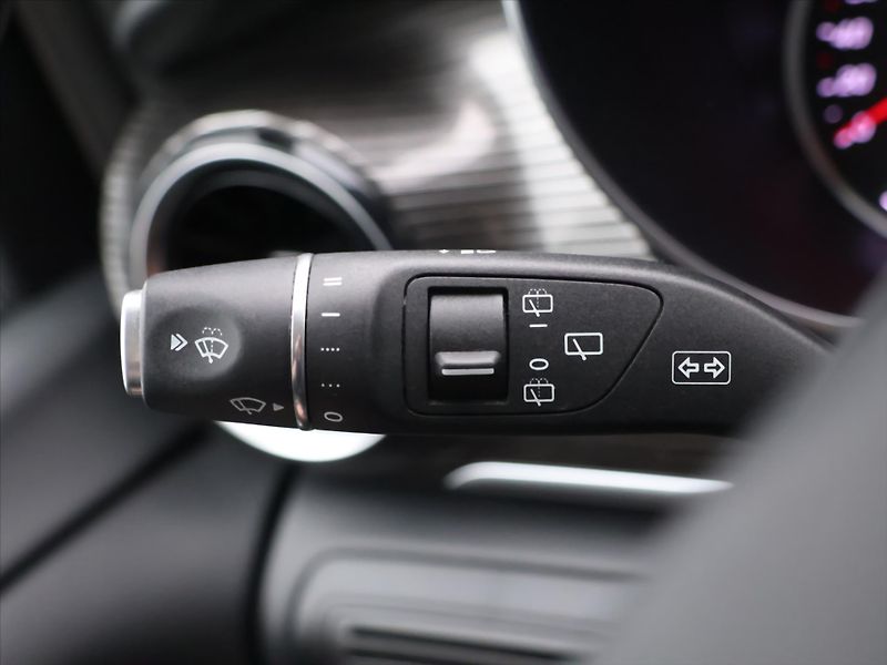 Mercedes-Benz Třídy V 2,0 220d Aut. Avantgarde L DPH - fotka 20 z 35