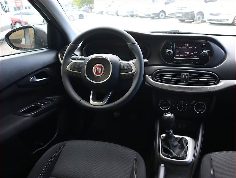 Fiat Tipo (2017) 1.4 16V, Serv.kniha, Navi - fotka 7 z 17