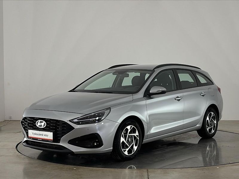 Hyundai i30 Smart DCT - fotka 1 z 26