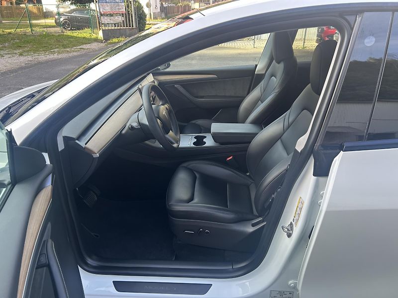 Tesla Model Y ZAMLUVENO ! TZ 94,1% - fotka 11 z 49