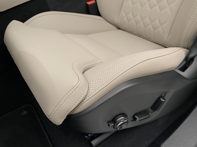 Volvo XC90 (2026) B5 AWD AUT BRIGHT PLUS 7míst - fotka 21 z 63