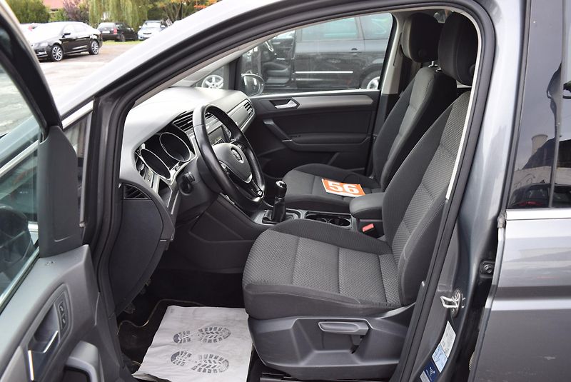 Volkswagen Touran (2017) 1.2TSI 81kw CLBMT 7MÍST TAŽNÉ - fotka 20 z 45