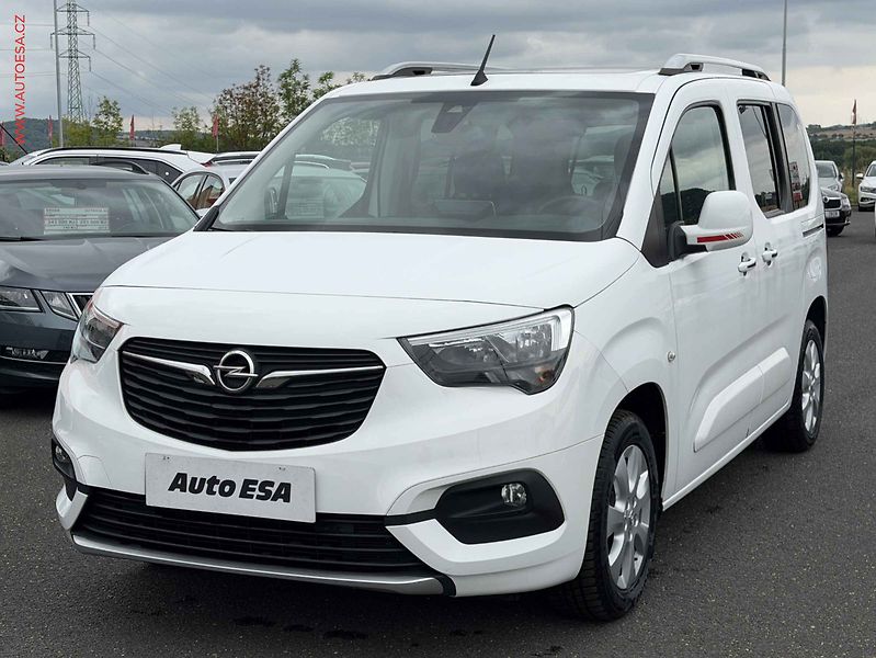 Opel Combo (2019) 1.5 CDTi, ČR, AC, výhřev sed - fotka 3 z 17