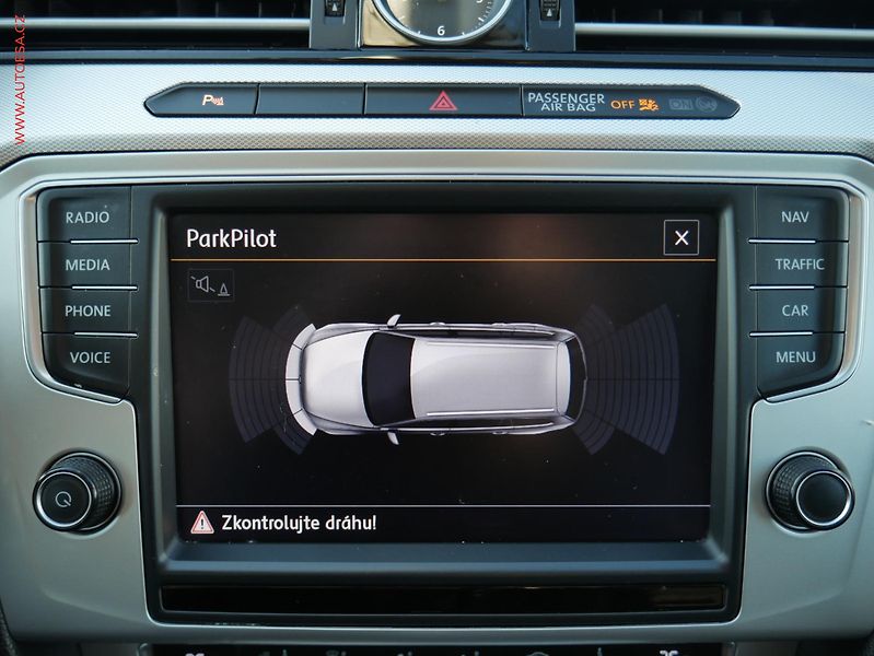 Volkswagen Passat (2015) 2.0TDi, AT, navi, LED - fotka 20 z 26