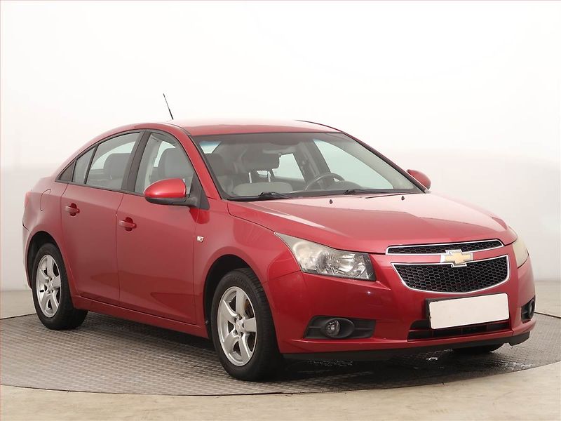 Chevrolet Cruze (2010) 1.6 i 16V, po STK, Tažné - fotka 1 z 14