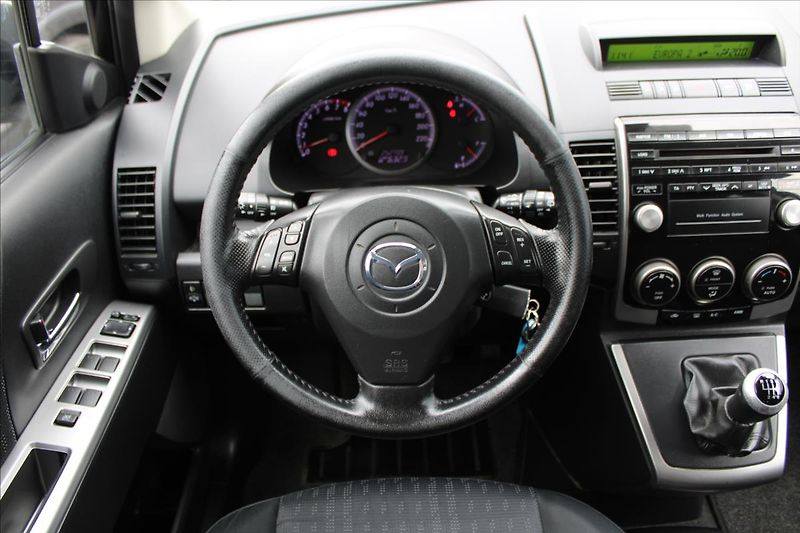 Mazda 5 2,0 i  VÝHŘEVY SEDADEL,7 MÍST - fotka 10 z 23