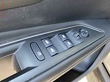 Peugeot 3008 (2019) 1.2 PT, GT Line, LED, navi - náhled 13