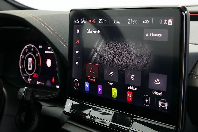 Cupra Formentor 2.0TDI 110kW DSG 4x4 Pano Tažn - fotka 27 z 36