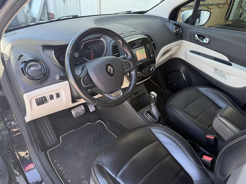 Renault Captur 1.2 TCe INITIALE PARIS  - fotka 10 z 32