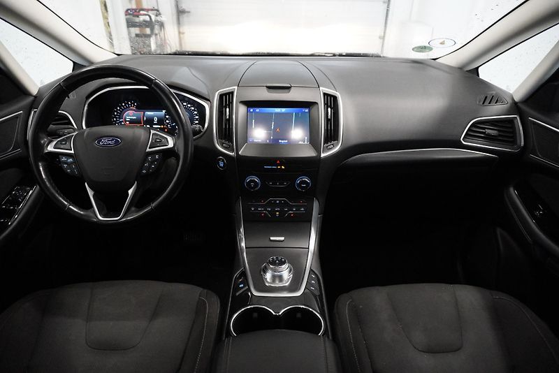 Ford S-MAX 2.0 ECOBLUE TIATNIUM,139 000KM - fotka 21 z 30