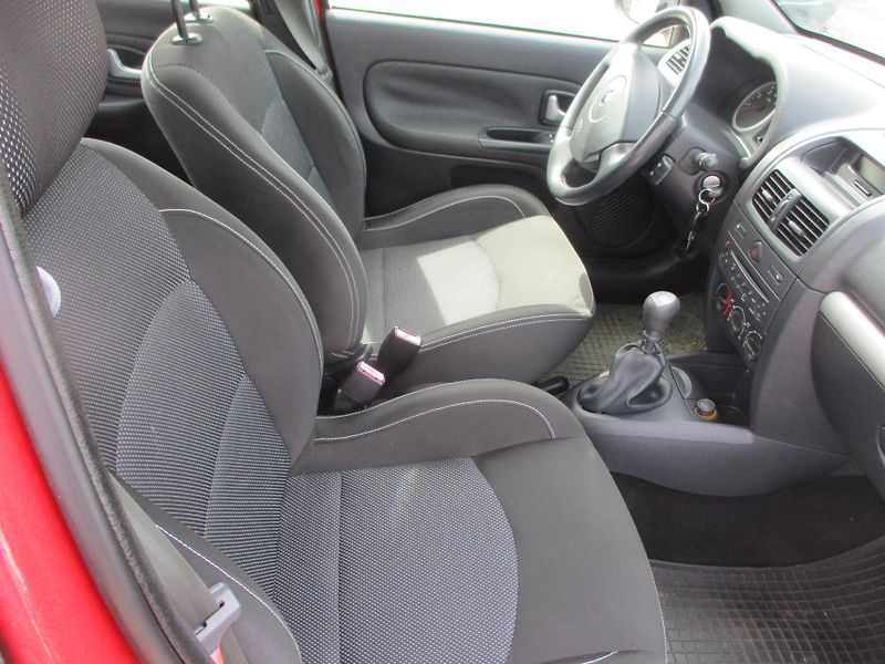 Renault Clio (2009) 1,2 - fotka 6 z 9