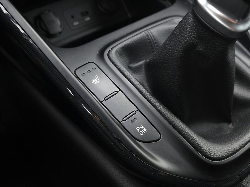 Kia Carens (2014) 1.6 GDi 99kW, DPH, 1. Maj. - fotka 20 z 25