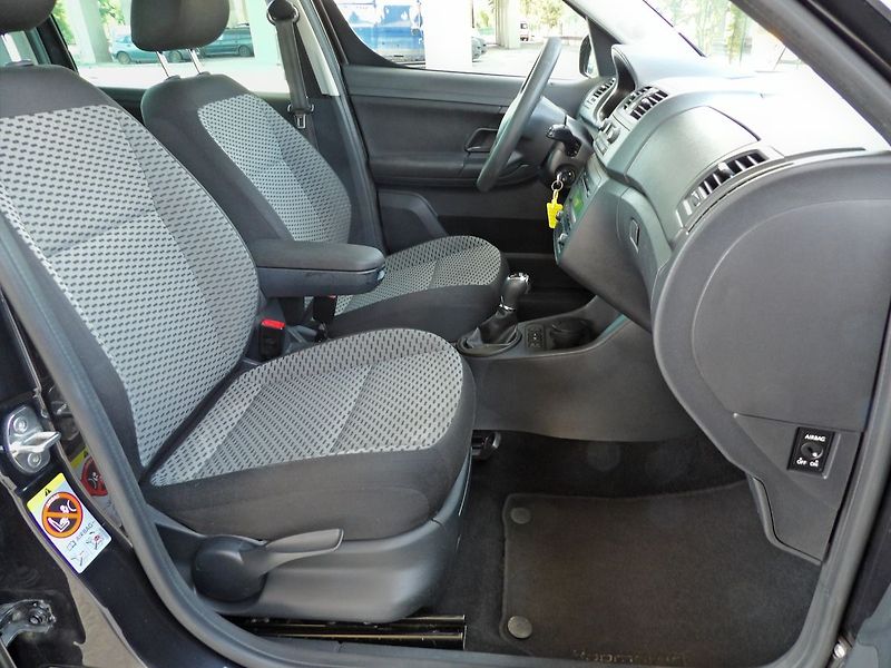 Škoda Roomster 1.2TSI 77kW DSG Ambition - fotka 16 z 36