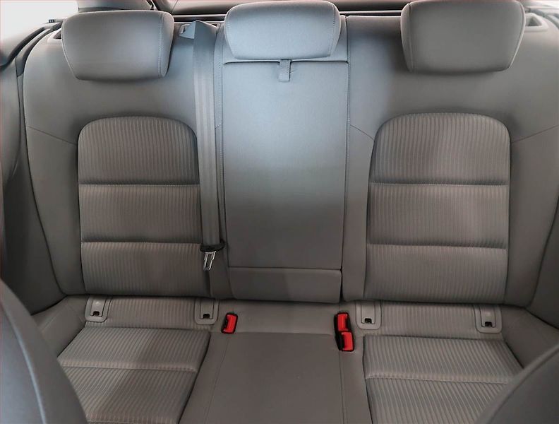 Audi A4 (2015) Attraction 2.0 TDI, Automat - fotka 10 z 15