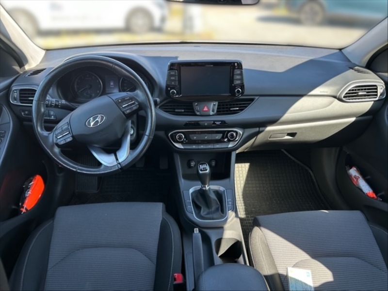 Hyundai i30 1,0 TGDI Comfort - fotka 9 z 11