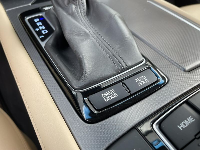 Hyundai Genesis EXCLUSIVE 3.8 GDI V6 4x4 232kW - fotka 19 z 33