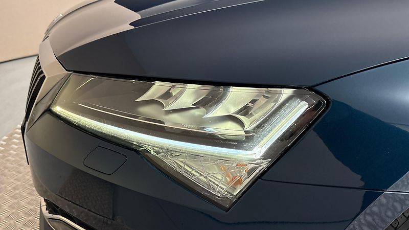 Škoda Superb 2.0 TDI DSG 4x4 Style - fotka 18 z 33