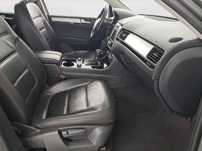 Volkswagen Touareg (2012) 3.0 TDI, 4X4, Automat, Kůže - fotka 9 z 19