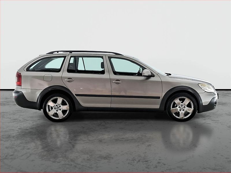 Škoda Octavia (2009) 1.9 TDI 4x4, 4X4 - fotka 6 z 15