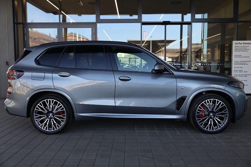 BMW X5 xDrive30d - fotka 3 z 18