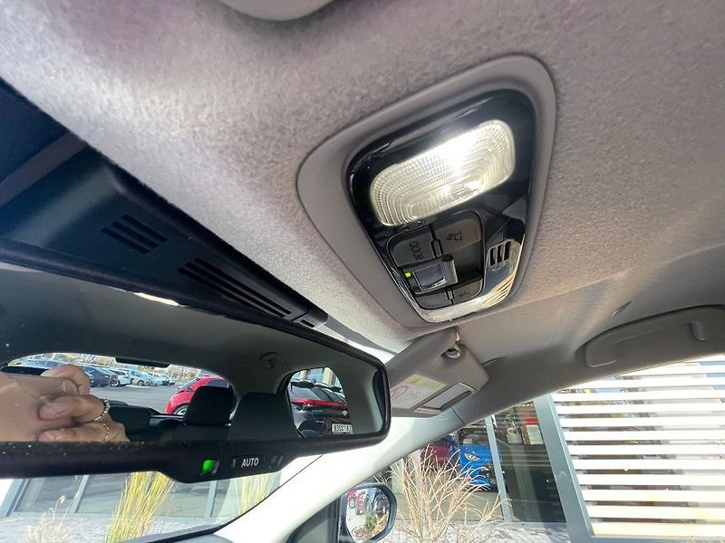 Toyota Yaris 1.5 Hybrid 116k automat Style - fotka 18 z 28