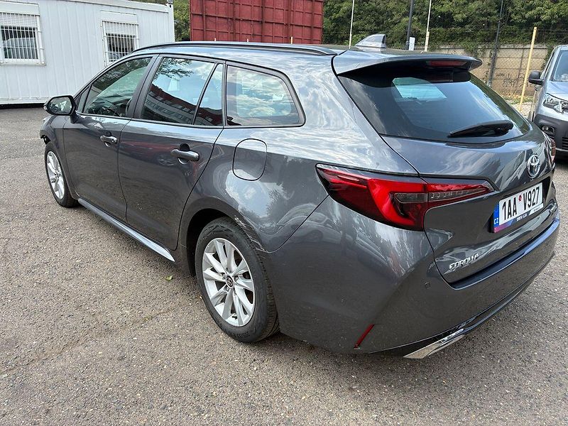 Toyota Corolla 1.8i HYBRID Aut Kamera ČR DPH - fotka 5 z 19