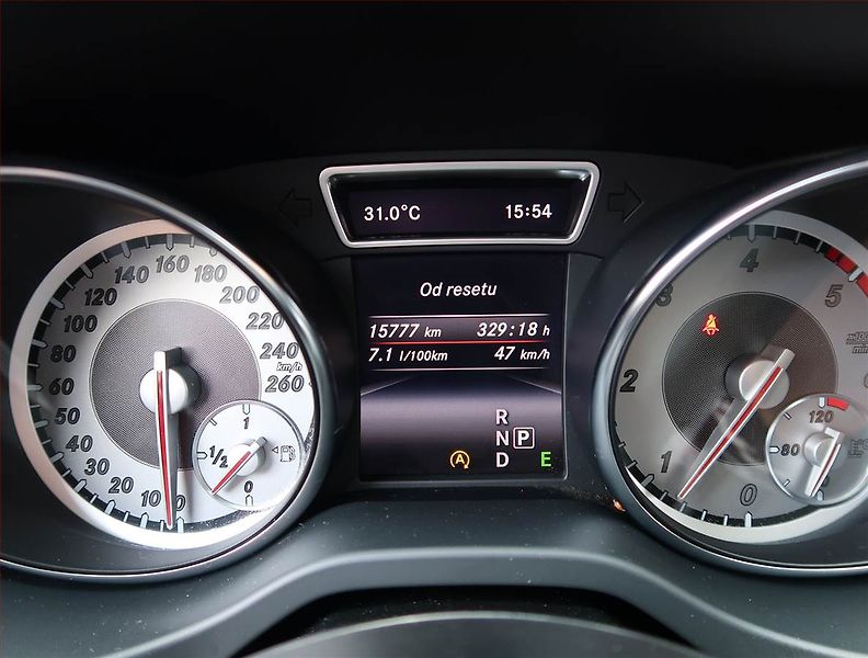 Mercedes-Benz GLA (2014) 200 CDI 4MATIC, 4X4 - fotka 11 z 16