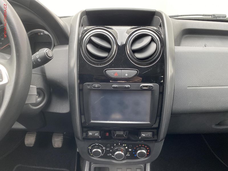 Dacia Duster (2017) 1.2TCe, AC, tempo, kamera - fotka 12 z 16