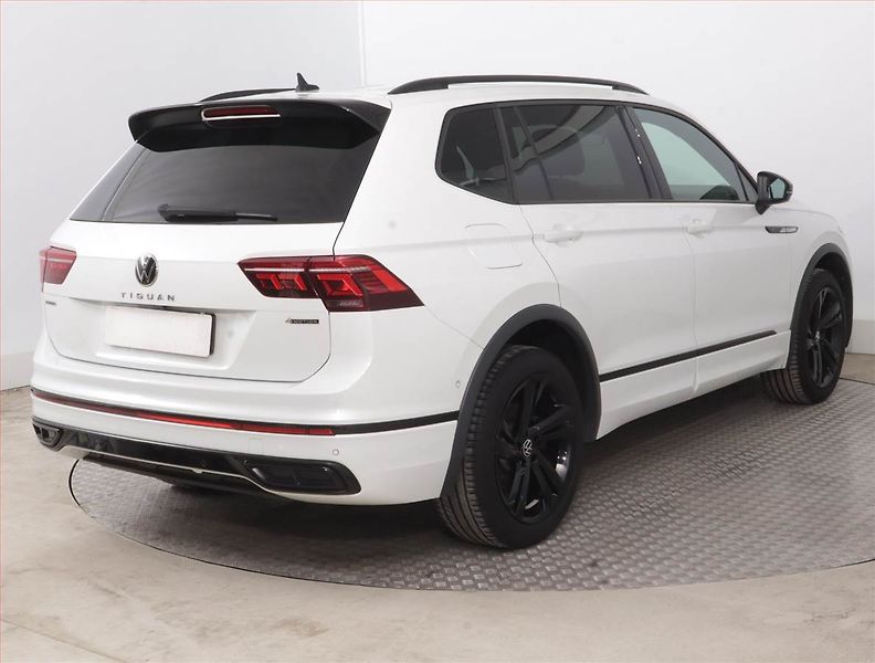 Volkswagen Tiguan Allspace (2022) R-Line 2.0 TSI - fotka 5 z 18