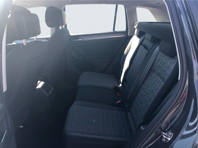 Volkswagen Tiguan 2.0 TDi DSG 7st. LIFE - fotka 12 z 28