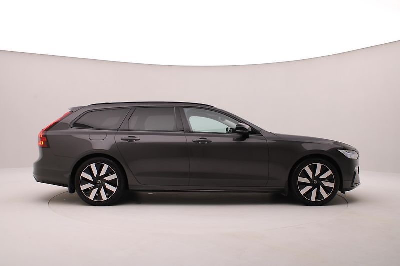 Volvo V90 T6 AWD PLUG-IN PLUS DARK TAŽNÉ - fotka 14 z 53