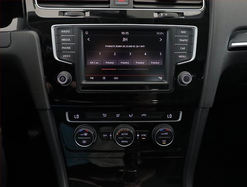 Volkswagen Golf (2015) 1.6 TDI, Navi, Tempomat - fotka 10 z 17