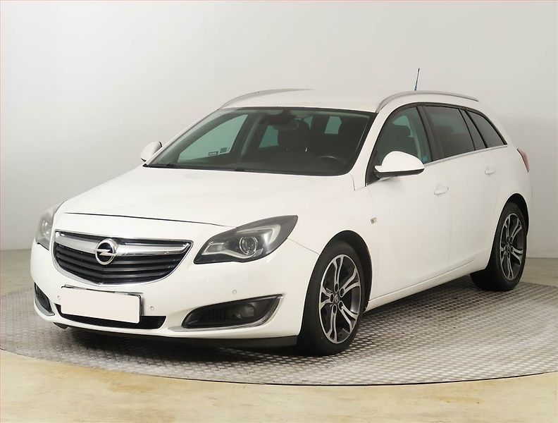 Opel Insignia (2015) 2.0 CDTI, nová STK, rezervace - fotka 2 z 19