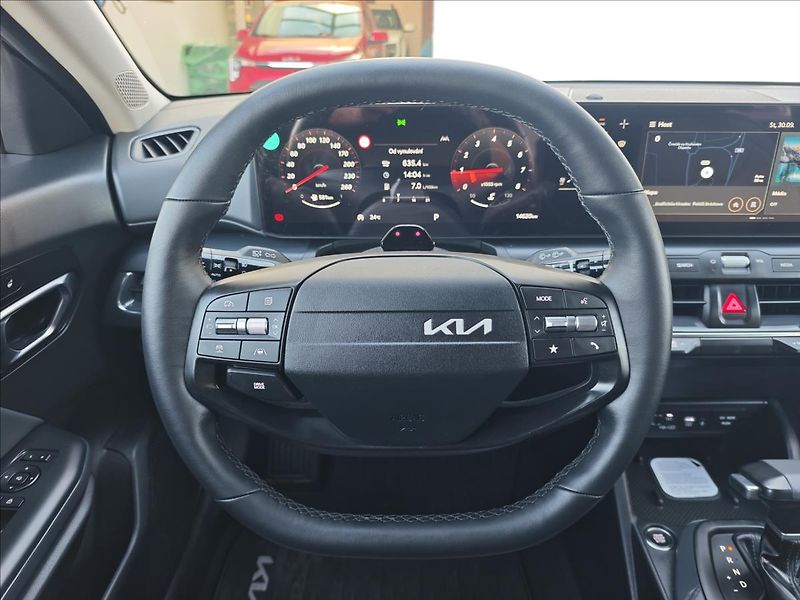 Kia K4 1,6 T-GDI 110kW 7DCT  TOP - fotka 17 z 19