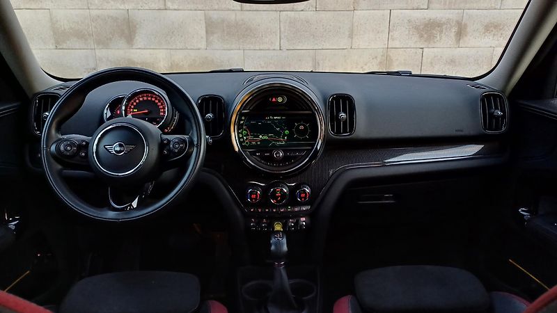 Mini Countryman COOPER 1.5 SE ALL4-1.maj-ČR - fotka 17 z 49