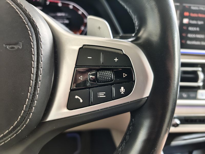 BMW X5 (2021) M50i 390kW xDrive - fotka 15 z 30