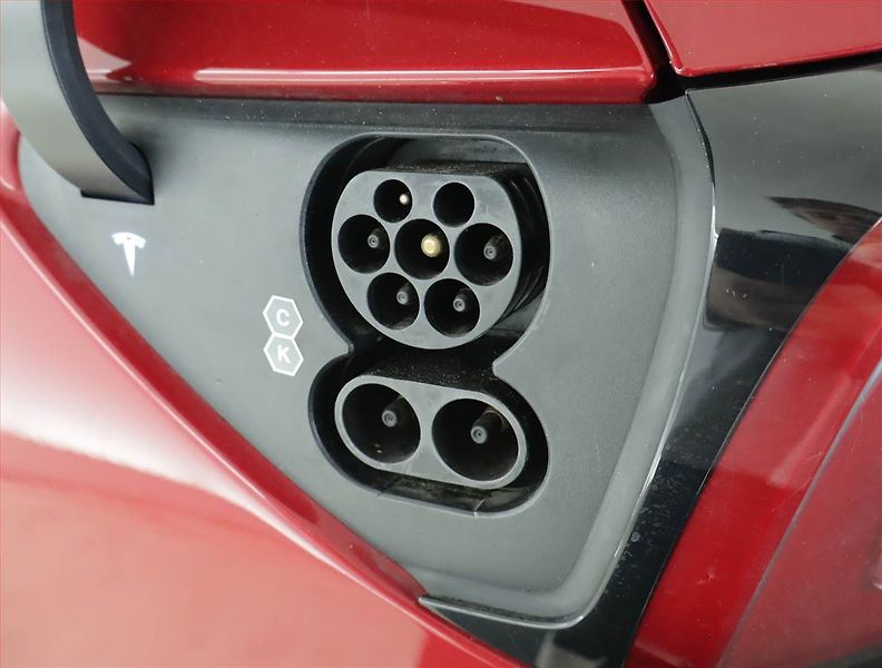 Tesla Model Y (2021) Long Range AWD 75kWh, SoH 91% - fotka 22 z 23