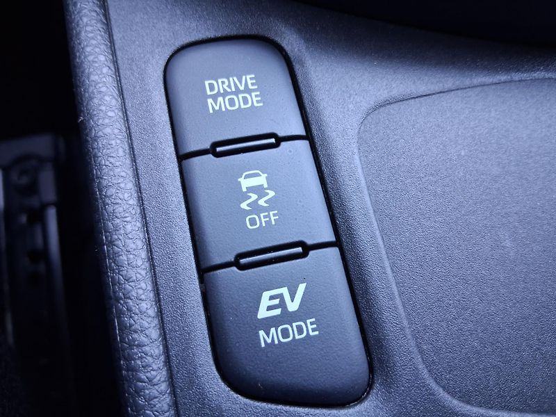 Toyota Yaris Cross COM. STYLE TECH 1.5 Hyb. 85 kW - fotka 21 z 30