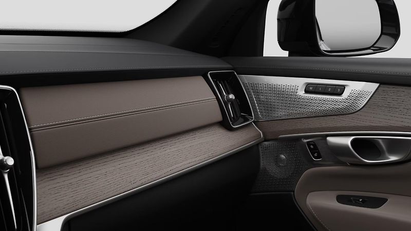 Volvo XC90 (2026) T8 AWD RECHARGE DARK PLUS 7m - fotka 10 z 11