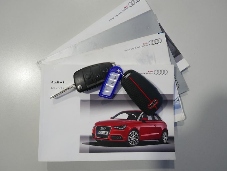 Audi A1 1,4 TFSI S-Line Navi Automat - fotka 29 z 34