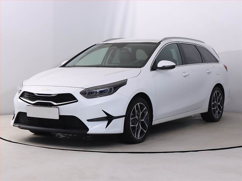 Kia Ceed (2025) 1.5 T-GDI - fotka 2 z 24